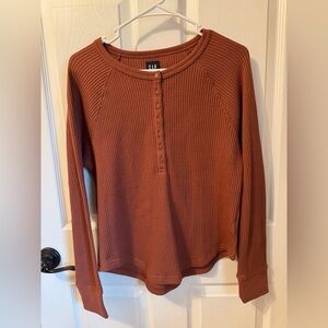 GAP Sierra Brown‎ Waffle Knit Henley Top